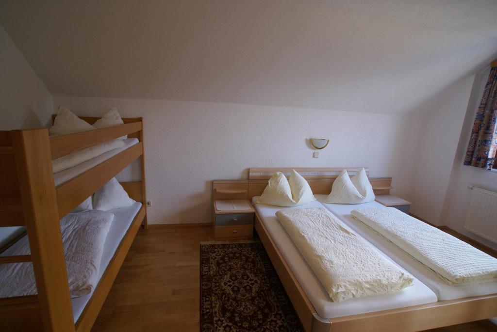 Appartement Zur Post Ferlach Room photo